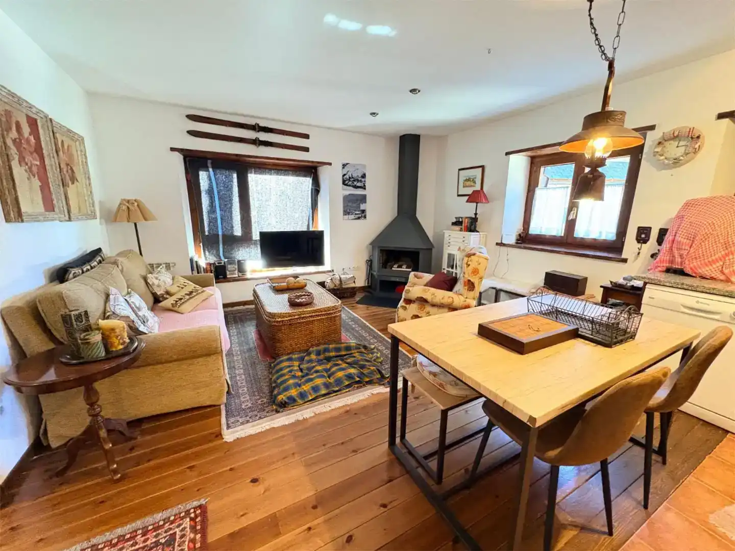 Sala de estar de Piso de alquiler en Naut Aran con Parquet, Amueblado y Balcón