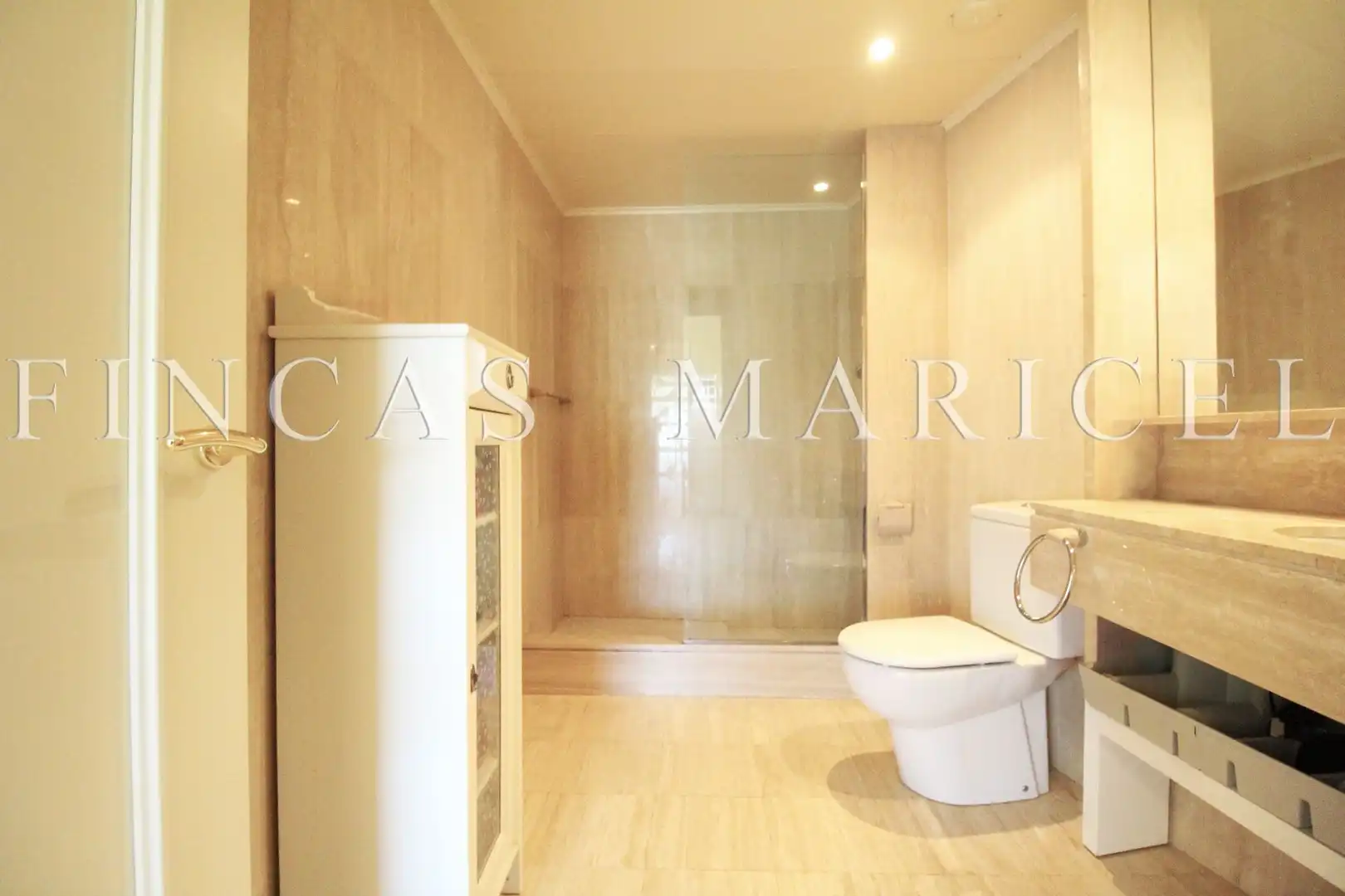 Baño de Piso de alquiler en Sitges con Aire acondicionado, Calefacción y Terraza
