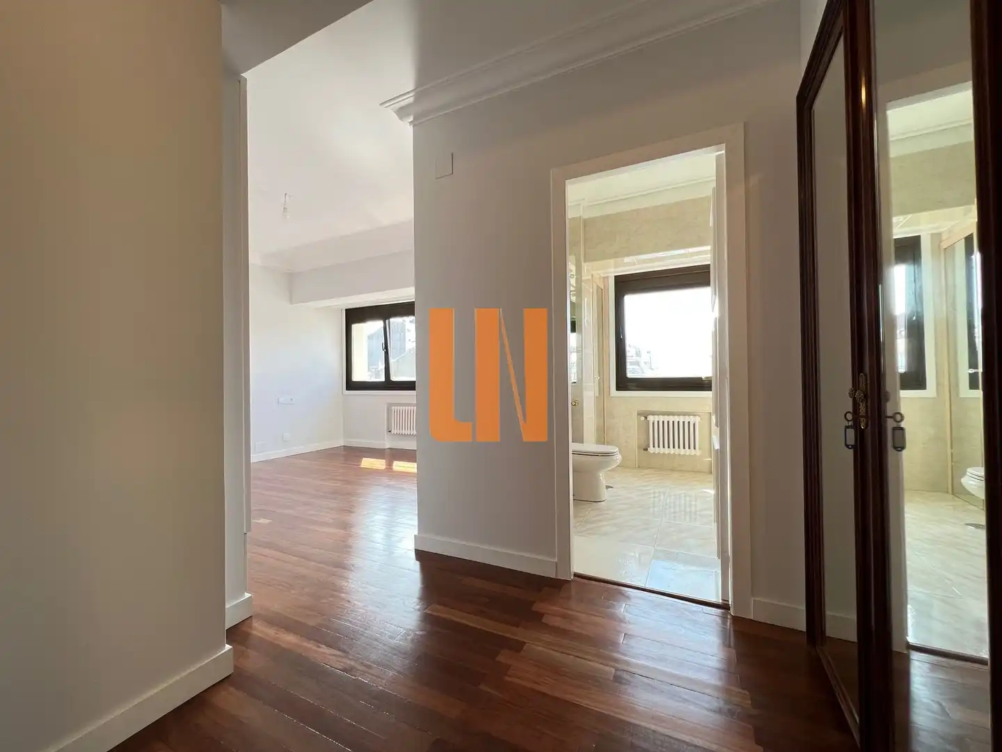 Wohnung zur Miete in A Coruña Capital  mit Heizung, Parkett und Ofen