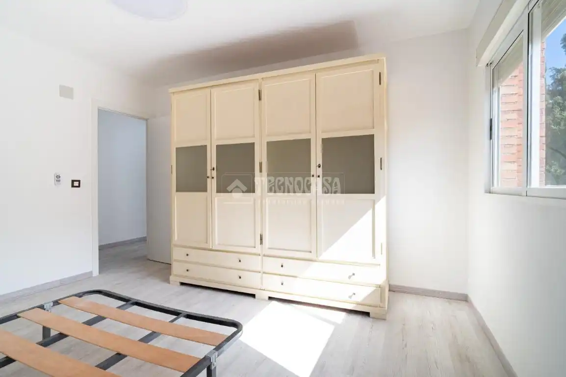 Bedroom of Flat for sale in Granada  with Air Conditioner, Heating and Terrace