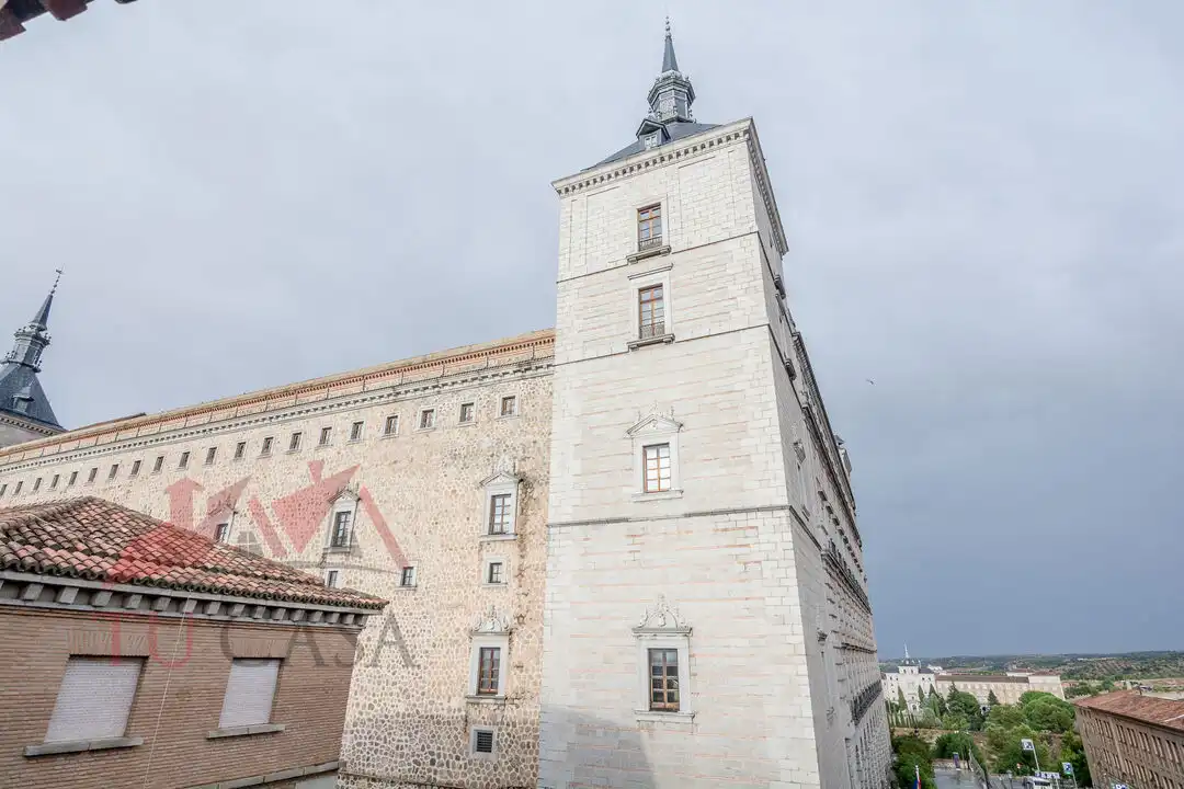 Vista exterior de Piso de alquiler en Toledo con Balcón