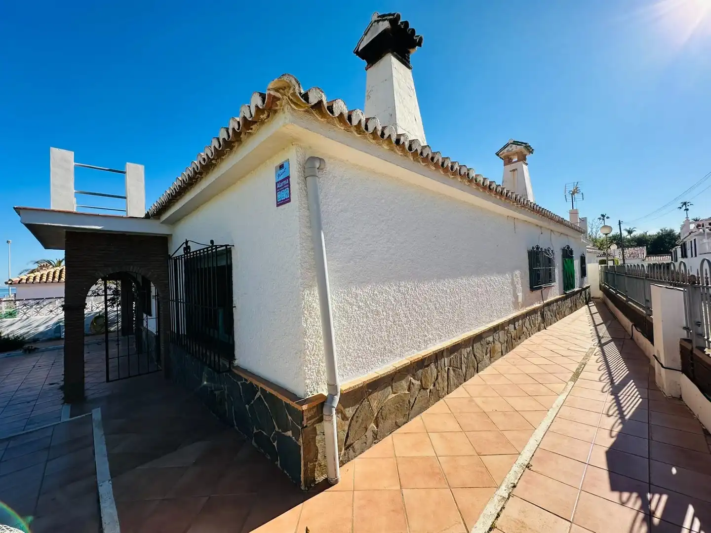 Vista exterior de Casa o xalet de lloguer en Mijas amb Terrassa, Traster i Moblat