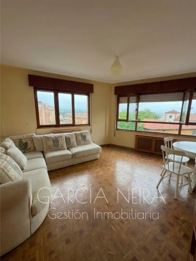 Living room of Flat for rent in Noreña  with Heating, Parquet flooring and Furnished