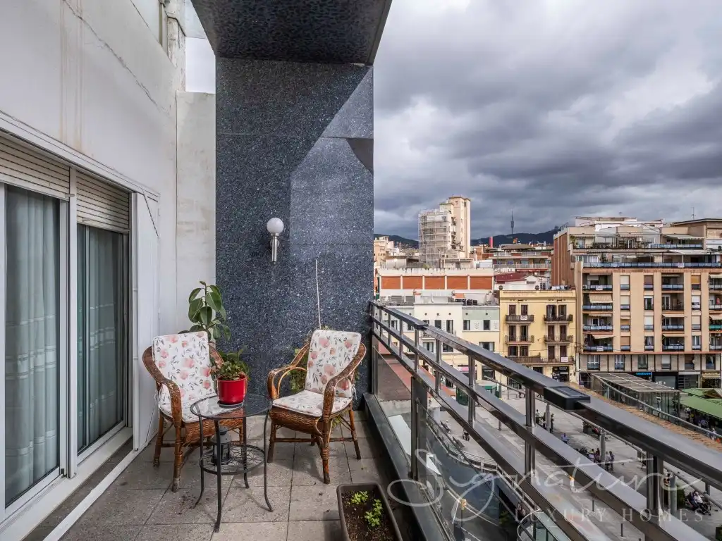 Terraza de Edificio en venta en L'Hospitalet de Llobregat