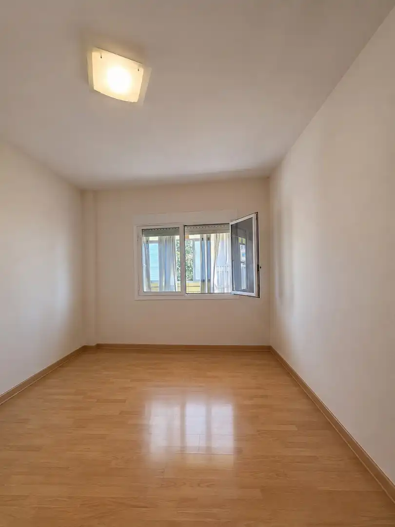 Habitación de Ático en venta en Santa Coloma de Gramenet con Balcón