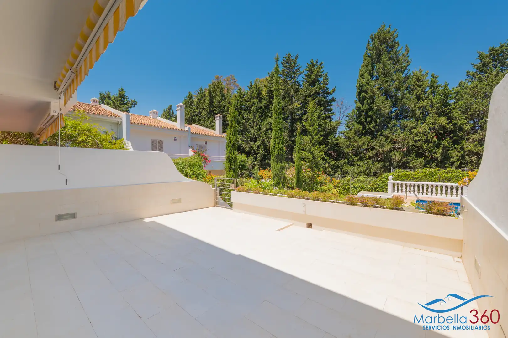 Jardí de Casa adosada en venda en Marbella amb Aire condicionat, Calefacció i Terrassa