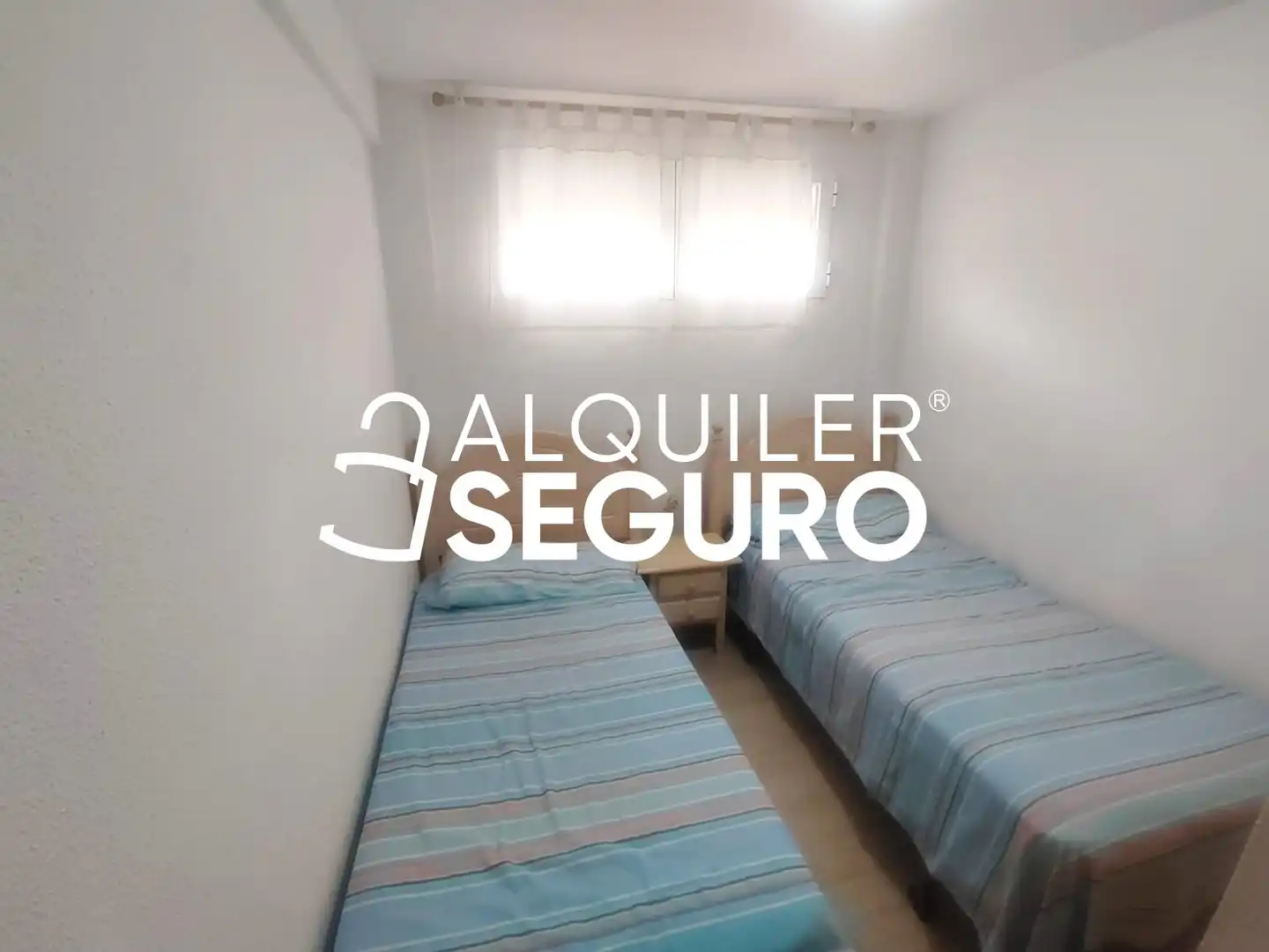 Habitación de Piso de alquiler en Benidorm con Aire acondicionado, Terraza y Amueblado