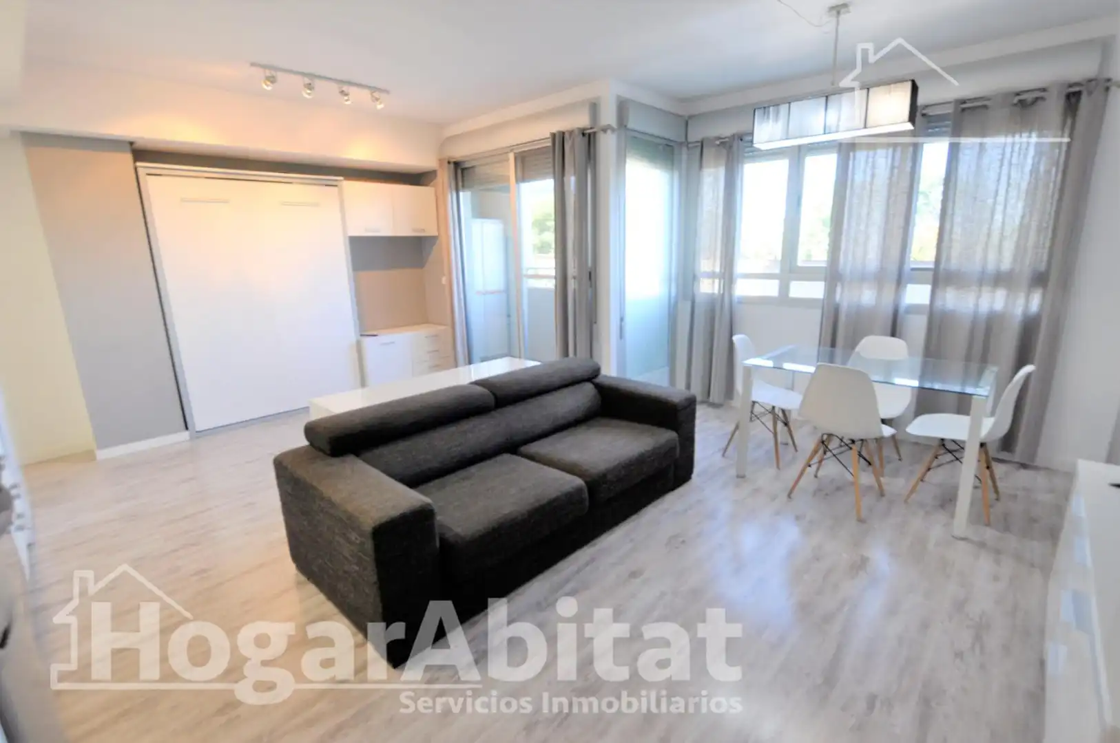 Sala d'estar de Pis en venda en Valencia amb Aire condicionat, Moblat i Balcó