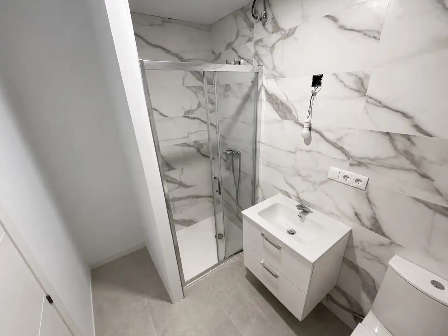 Bathroom of Ground floor for sale in Granada