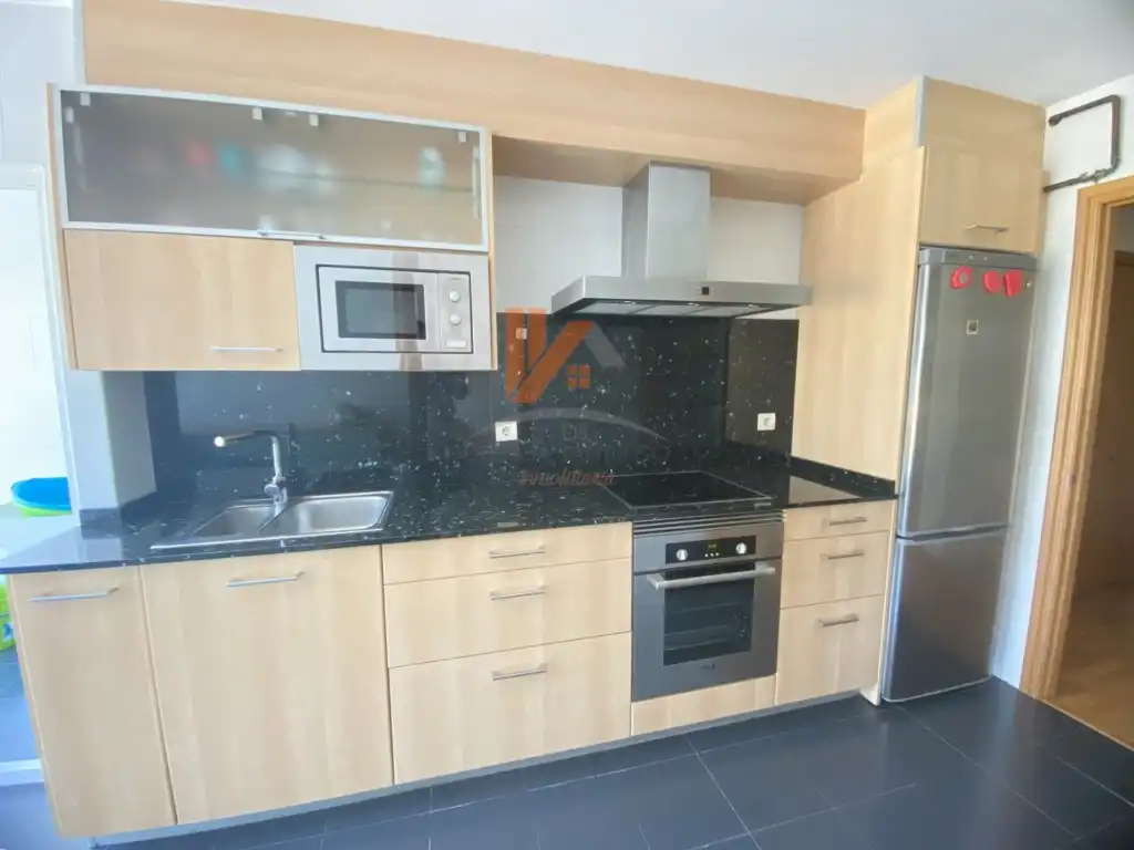 Cocina de Piso de alquiler en Santiago de Compostela  con Amueblado, Horno y Lavadora