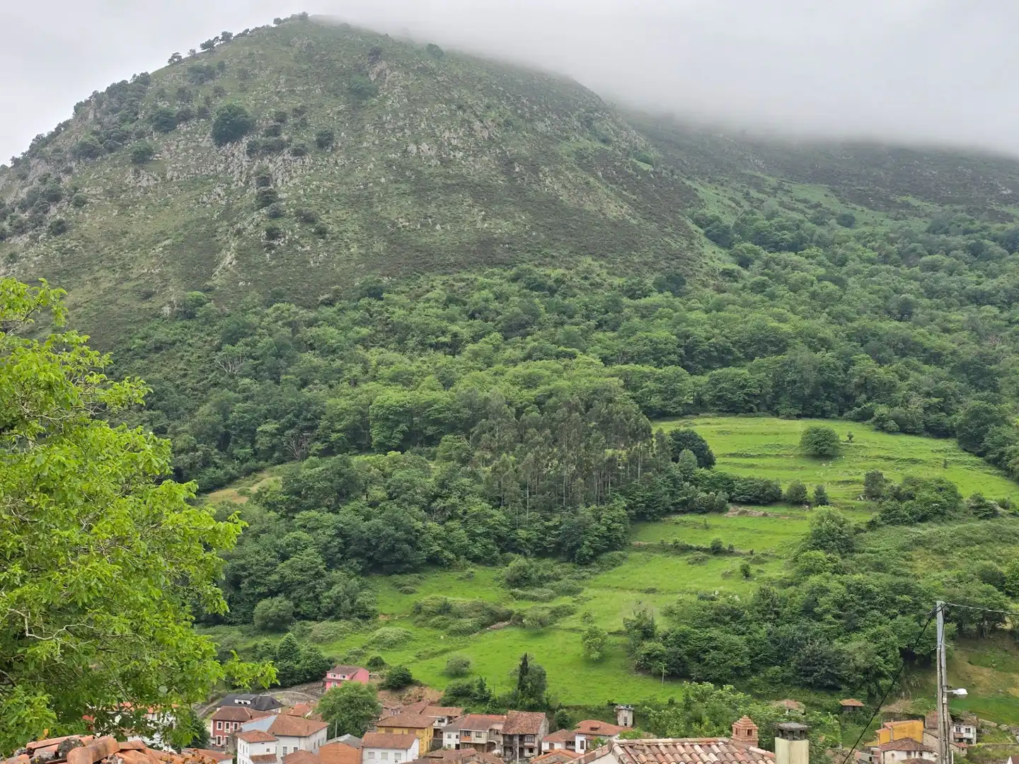 Vista exterior de Casa o xalet en venda en Llanes amb Calefacció, Terrassa i Traster