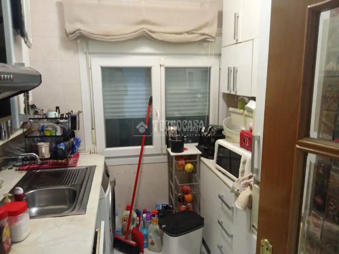 Kitchen of Flat for sale in Zaragoza  with Air Conditioner, Heating and Alarm
