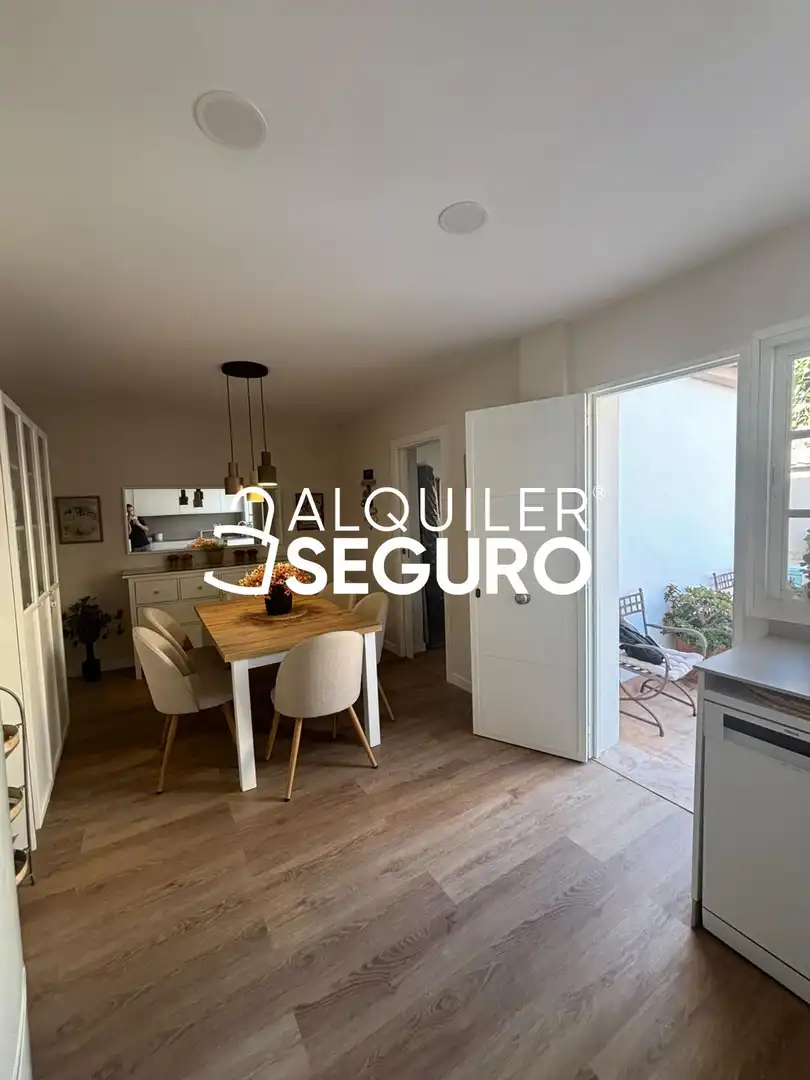 Detached house with pool to rent in Escritor busto previ, imagen 24