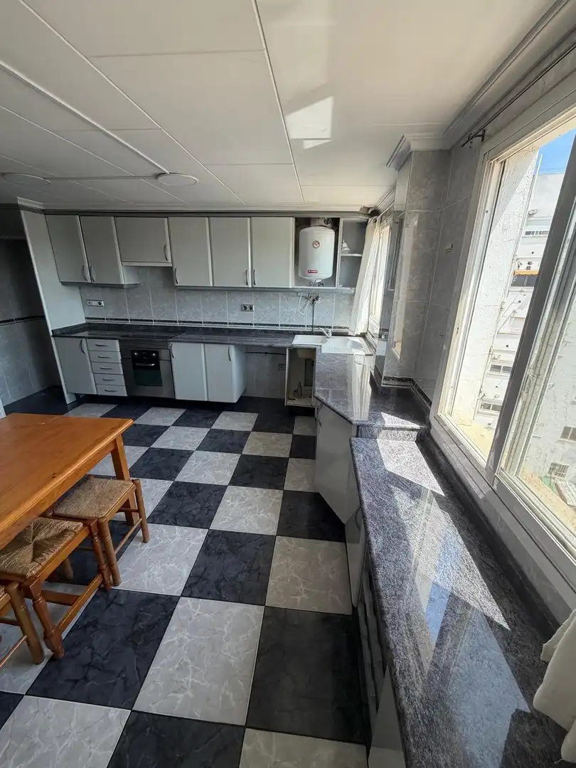 Cocina de Piso en venta en Valencia con Balcón