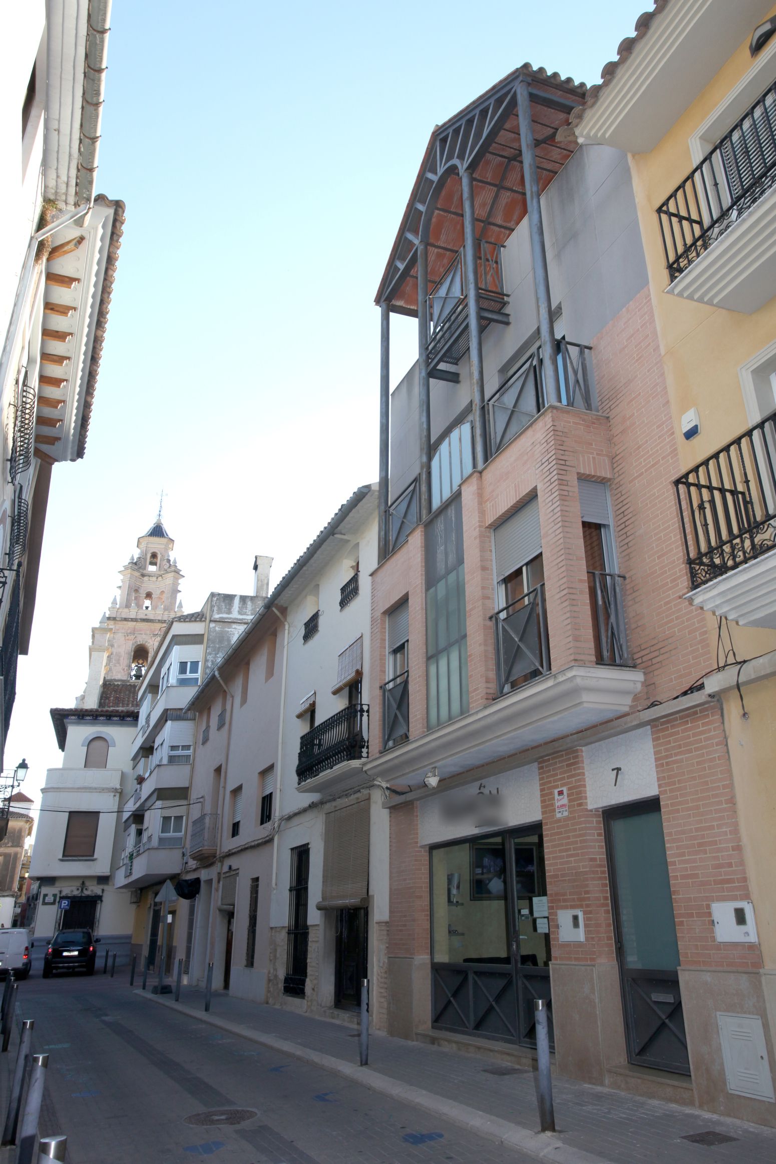Vista exterior de Casa o xalet en venda en Tavernes de la Valldigna amb Aire condicionat, Terrassa i Balcó
