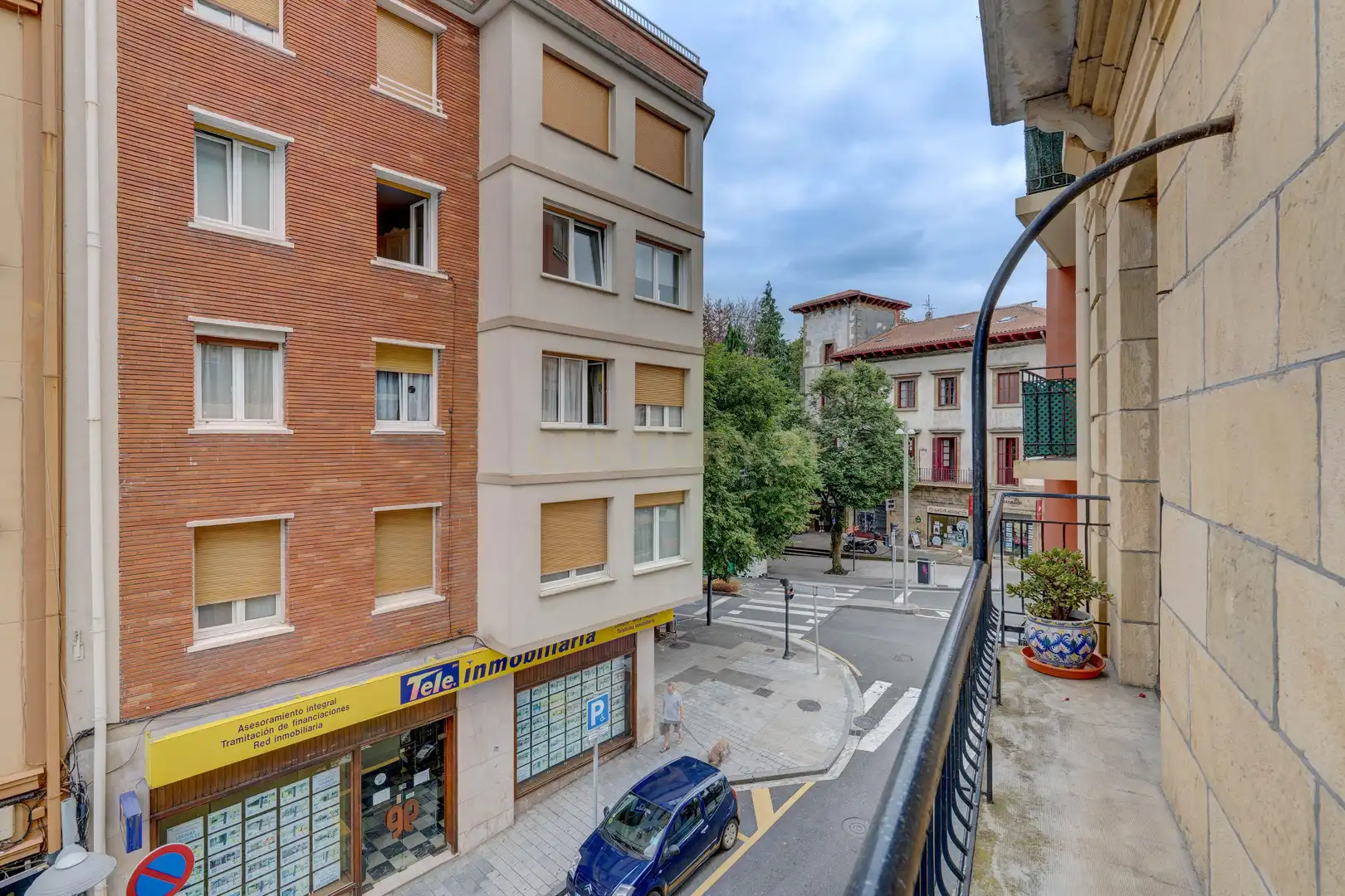 Vista exterior de Apartament en venda en Irun  amb Traster i Balcó