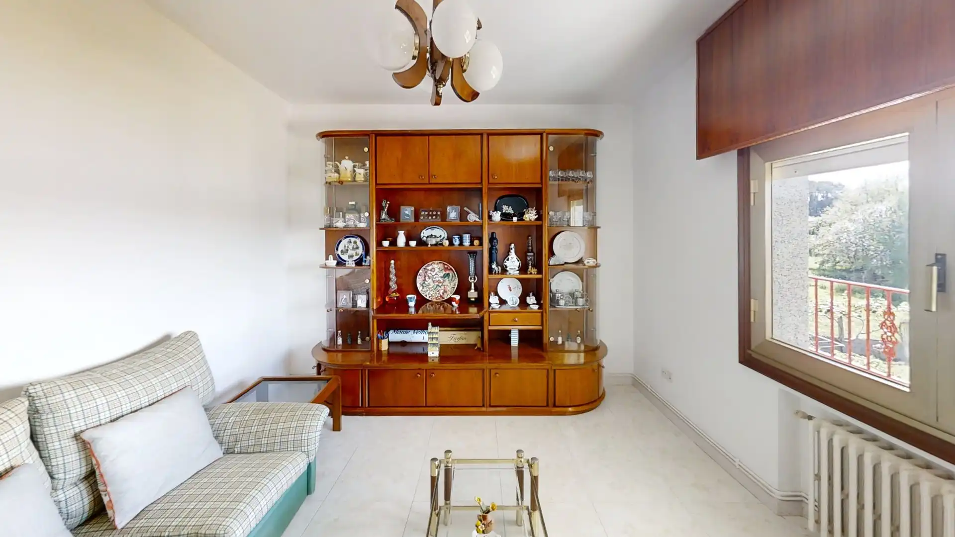 Sala d'estar de Casa o xalet en venda en Abegondo amb Calefacció, Jardí privat i Traster