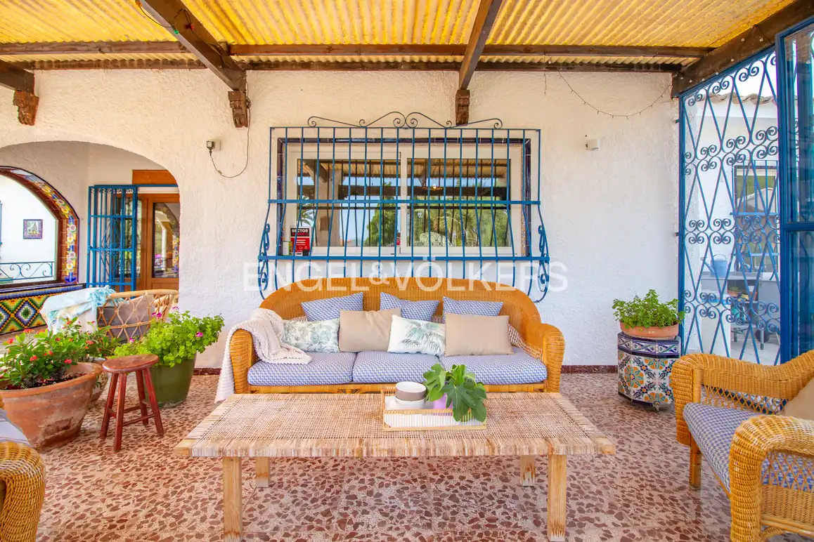 Casa con piscina en venta en Pueblo - Urbanizaciones, imagen 4