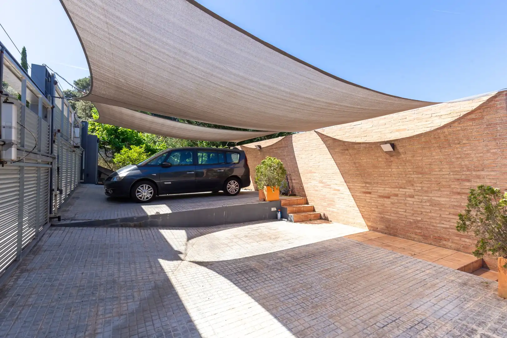 Aparcament de Casa o xalet en venda en Sant Cugat del Vallès amb Aire condicionat, Calefacció i Terrassa