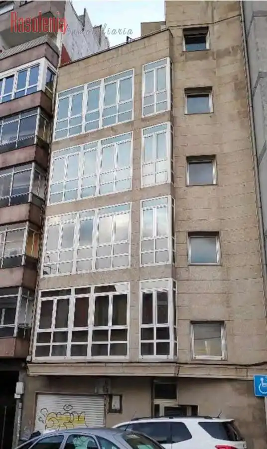 Vista exterior de Edificio en venta en Vigo 