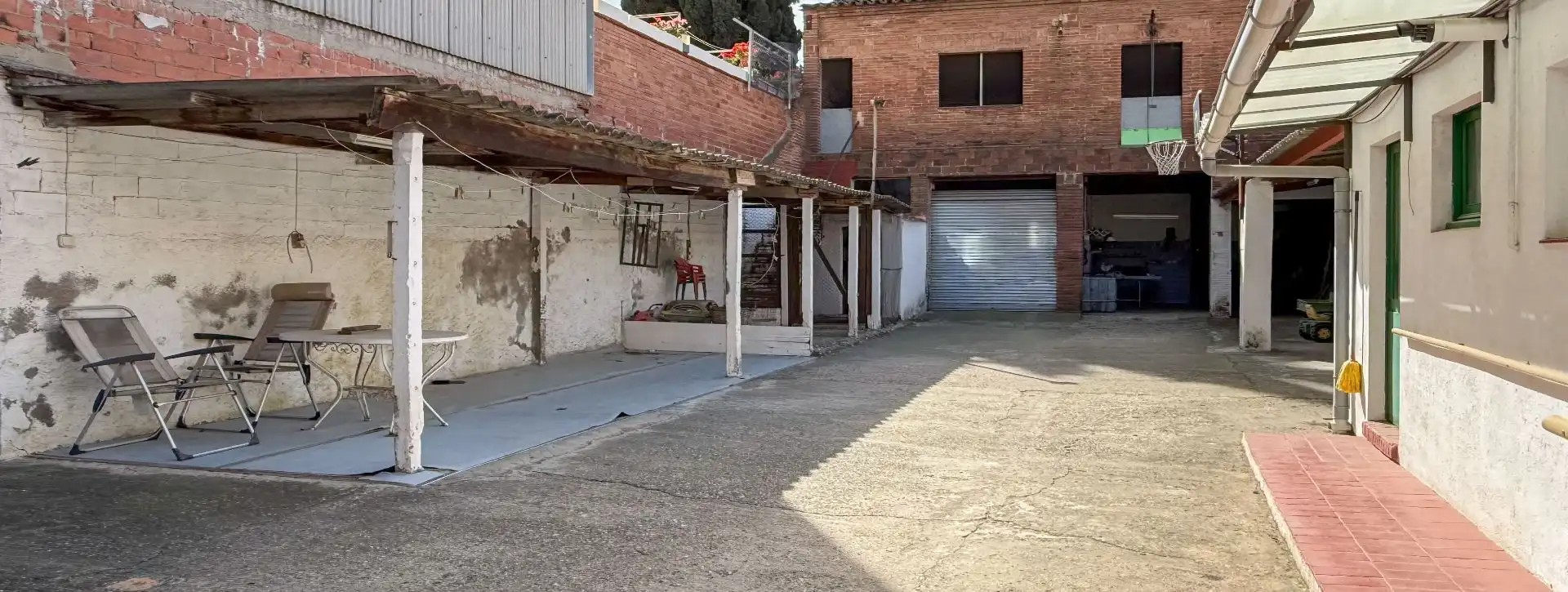 Parking de Casa o chalet en venta en Sant Boi de Llobregat con Aire acondicionado, Calefacción y Jardín privado