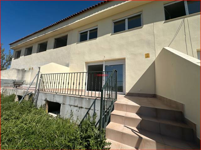 Casa adosada en Venta en La Torre de Esteban Hambrán