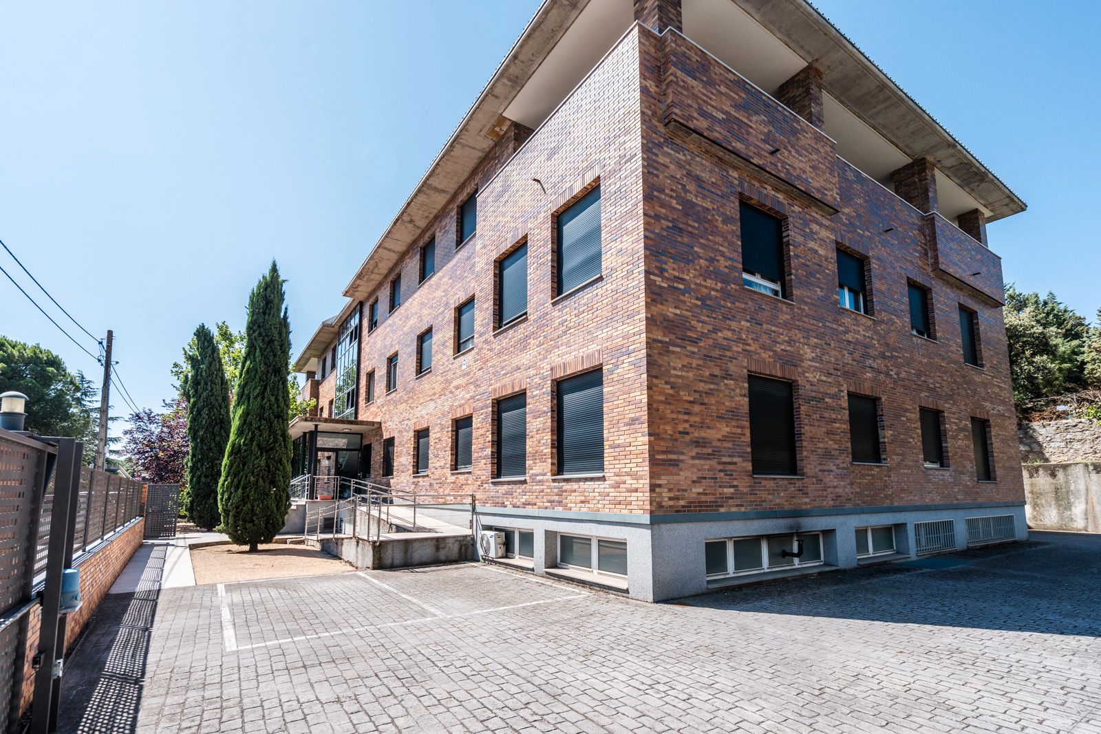 Exterior view of Loft for sale in Las Rozas de Madrid  with Air Conditioner and Heating