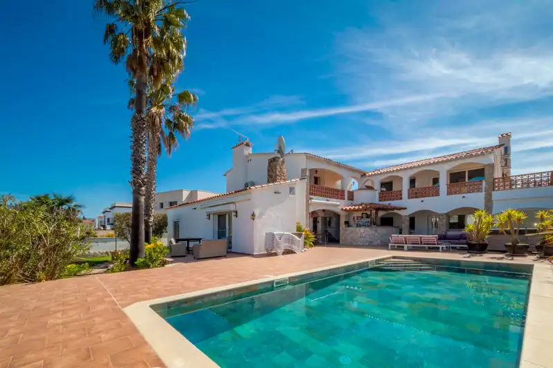 Chalet en venta en Cap Ras - Creus - Falconera