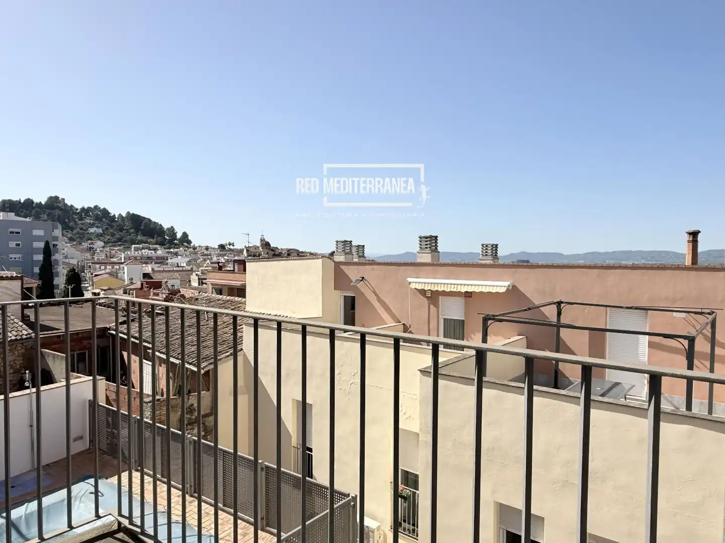 Vista exterior de Casa adosada en venda en Castelló de Rugat amb Piscina, Balcó i Piscina comunitària
