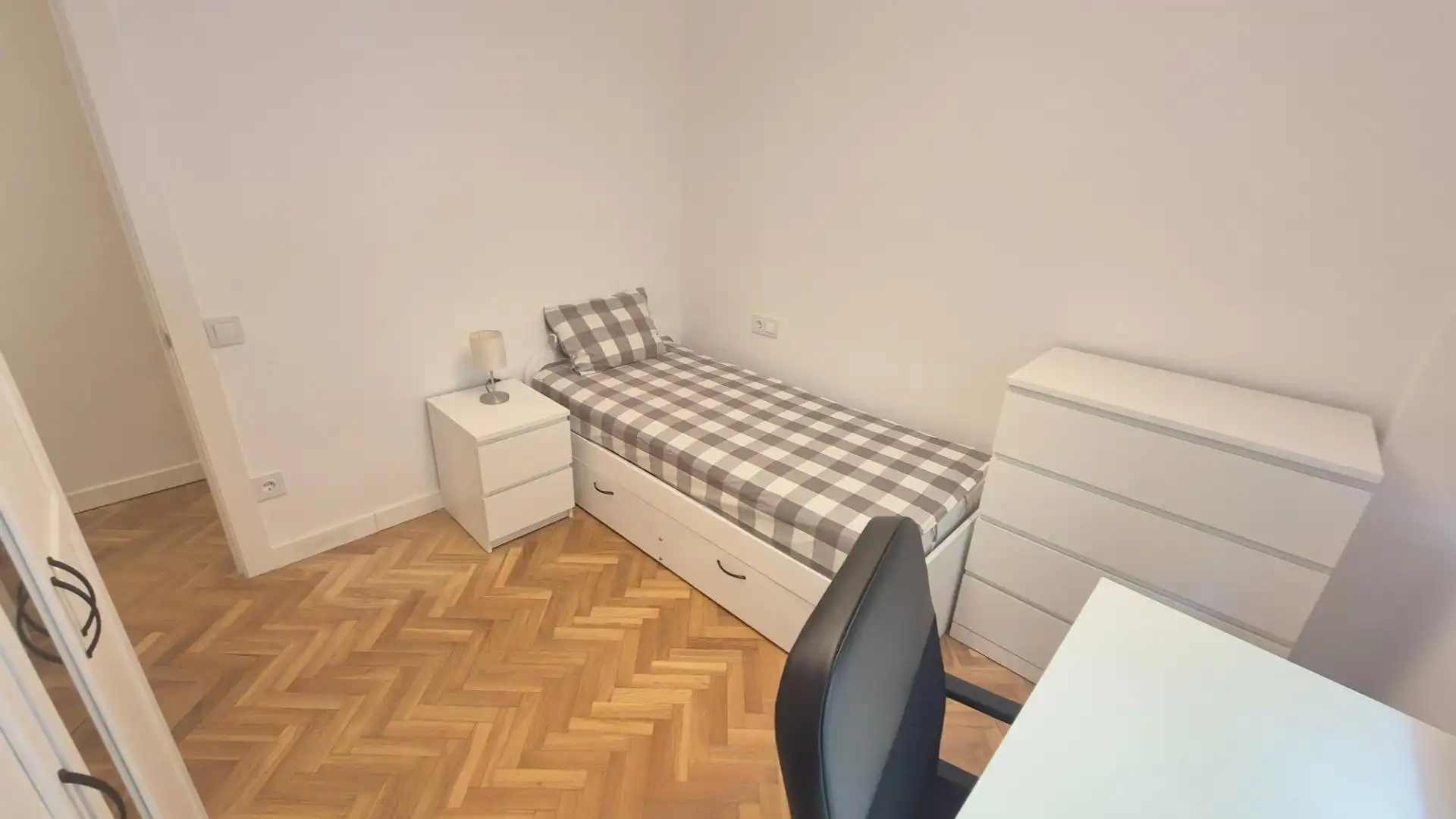 Habitación de Piso de alquiler en Salamanca con Calefacción, Parquet y Amueblado