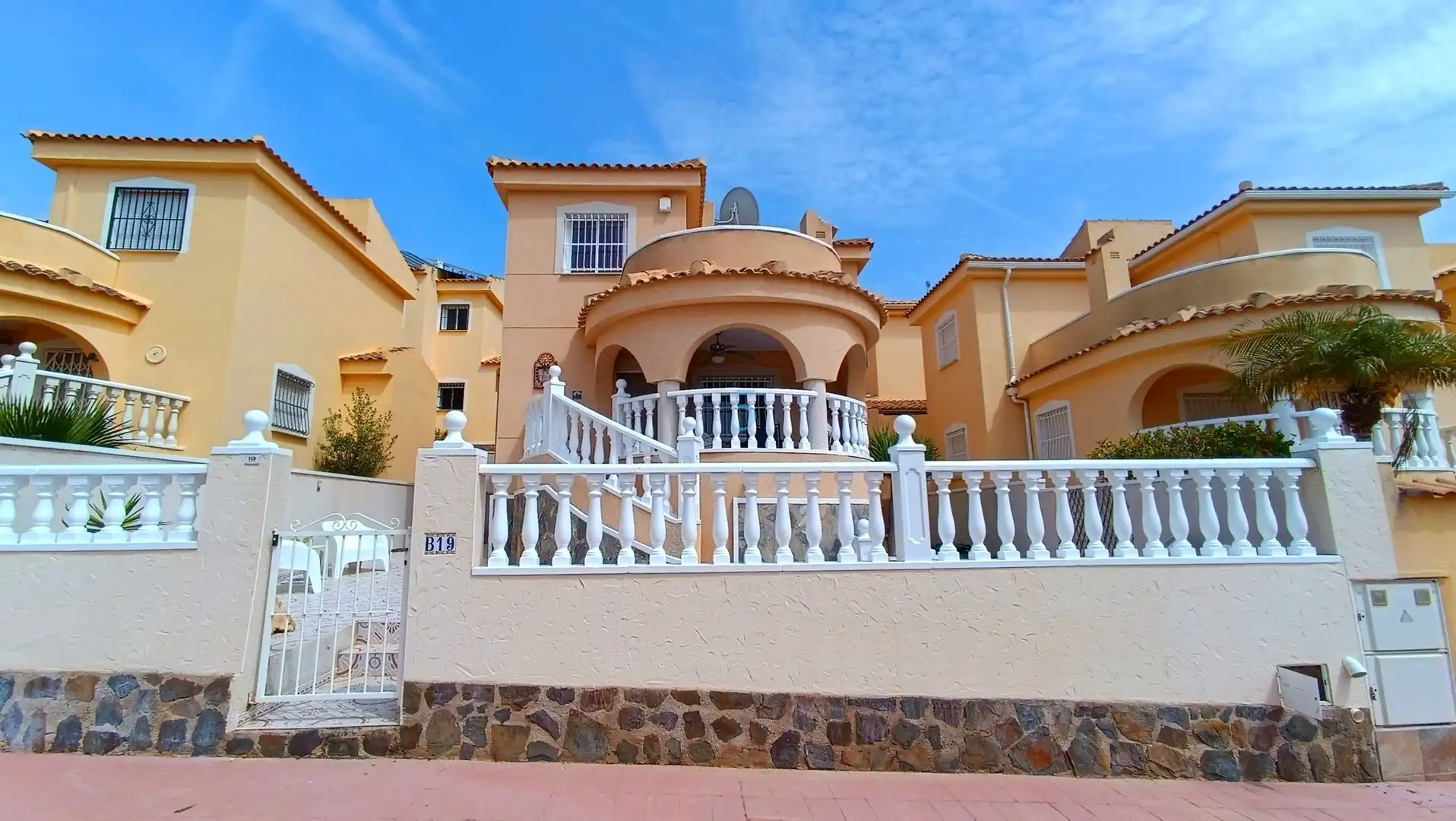 Vista exterior de Casa o chalet en venta en Rojales con Aire acondicionado, Calefacción y Terraza