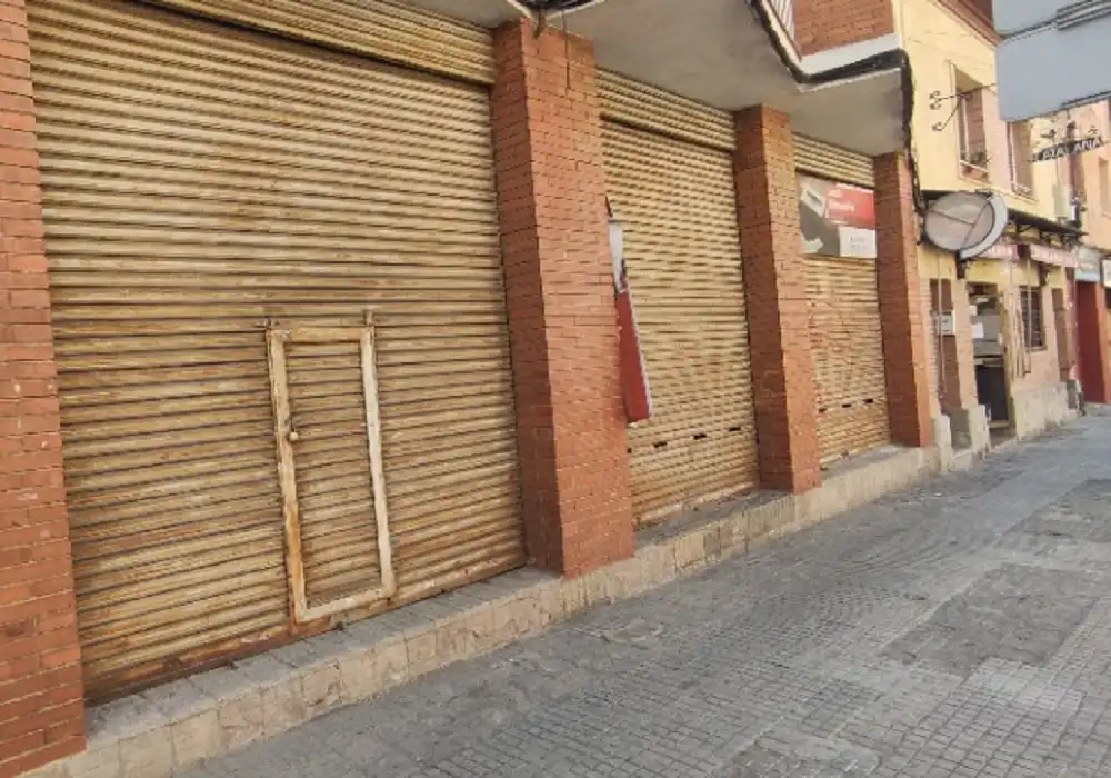 Locale commerciale in vendita a Cr Terrassa