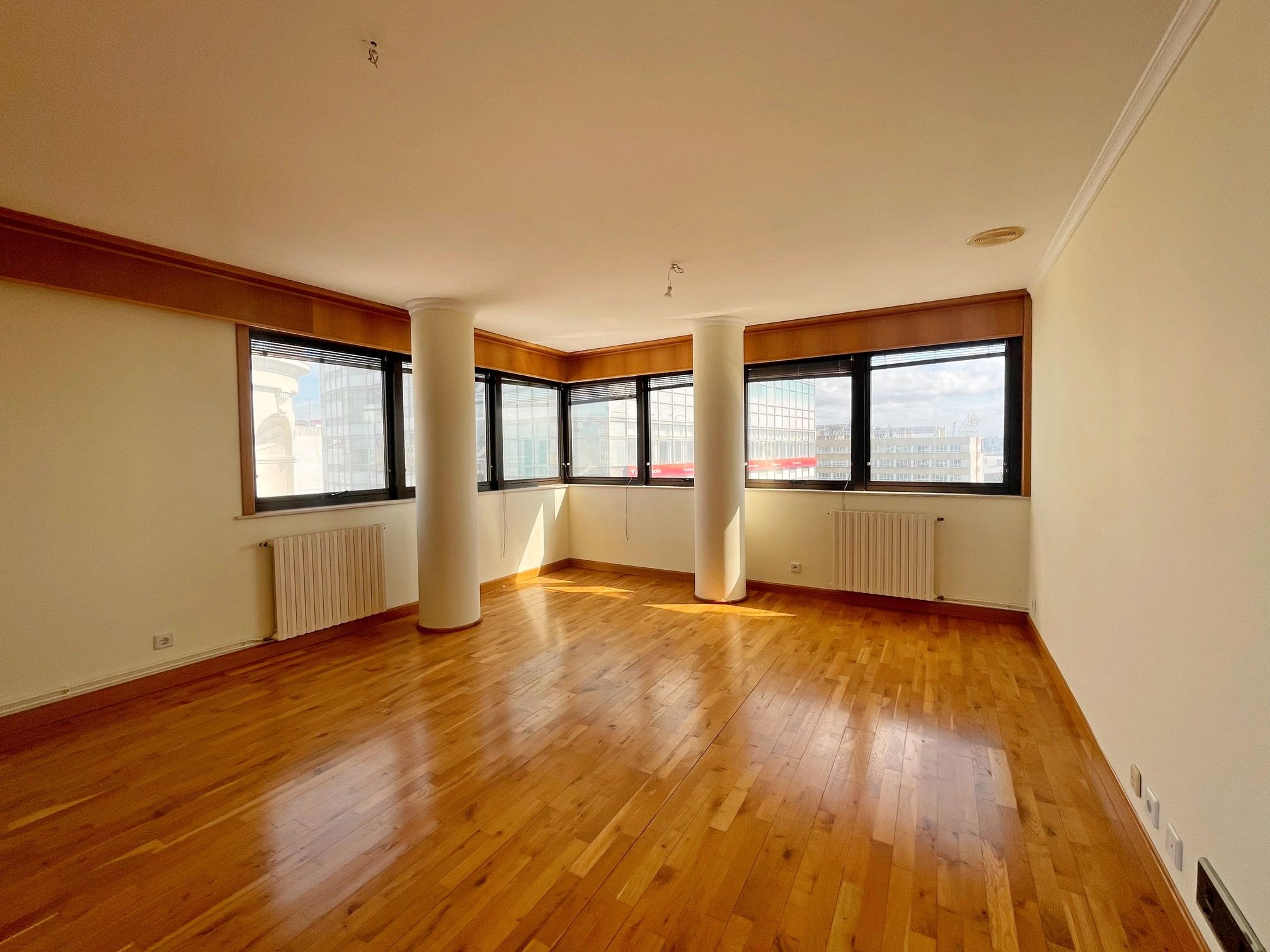 Sala d'estar de Apartament de lloguer en A Coruña Capital  amb Calefacció, Parquet i Traster