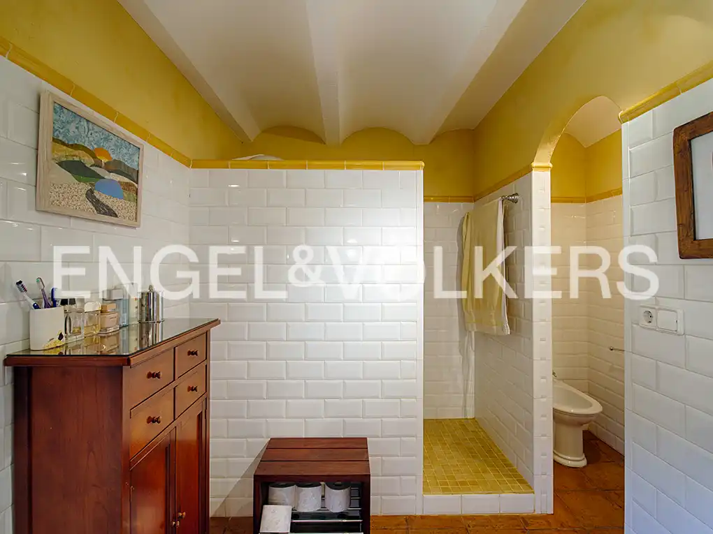 Country homes for sale in Lladó