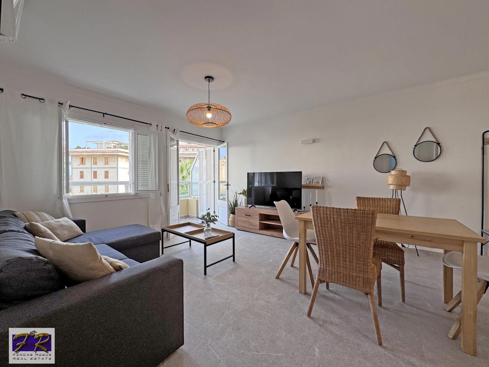 Living room of Flat for sale in Alcúdia  with Oven, Washing machine and Microwave