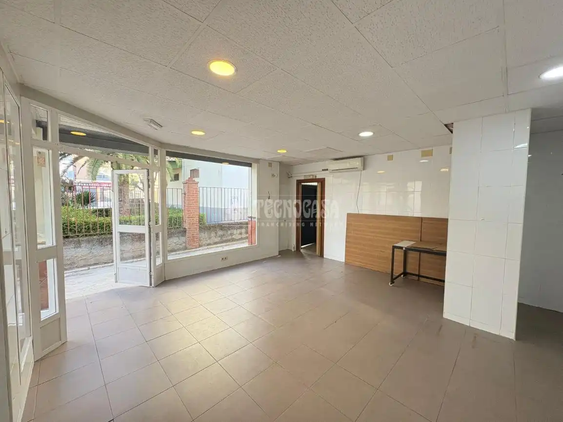 Local comercial en venda a Andújar, imagen 3