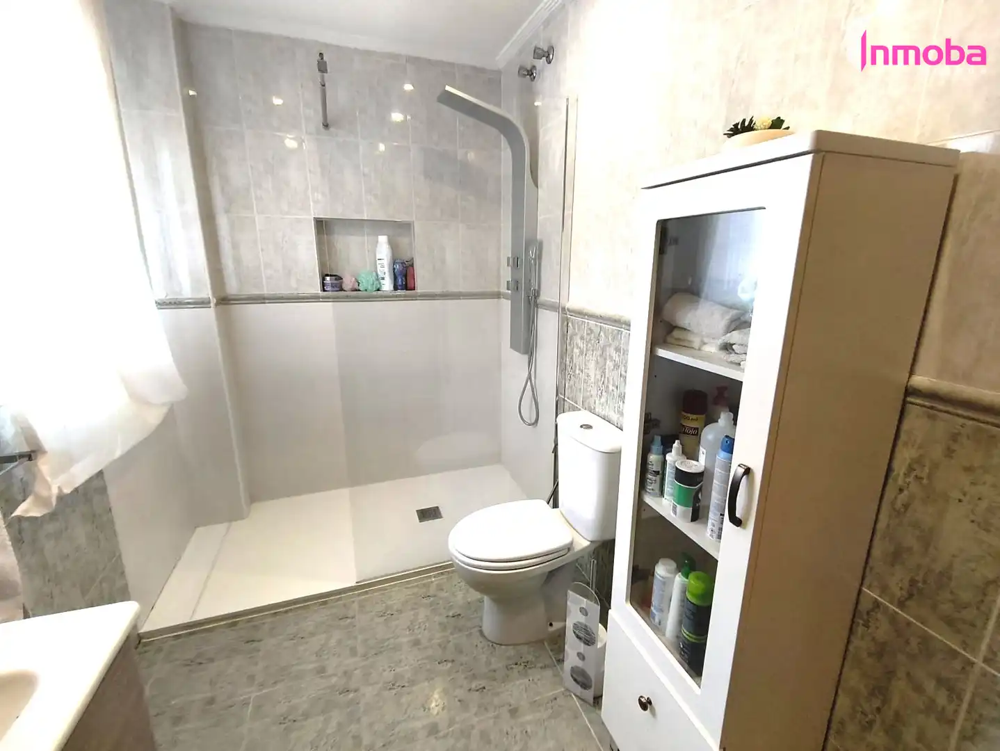 Baño de Casa adosada en venta en Aranda de Duero con Calefacción y Jardín privado