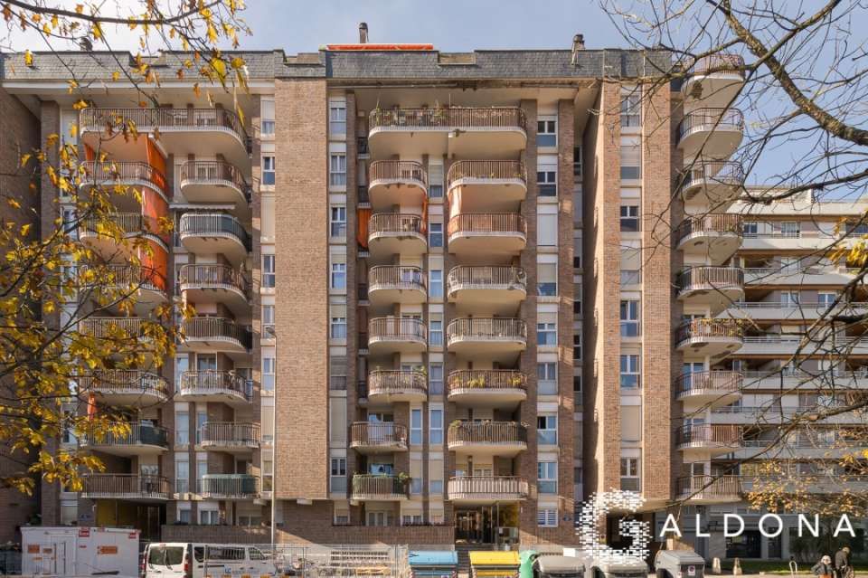 Vista exterior de Pis en venda en Donostia - San Sebastián  amb Calefacció i Moblat