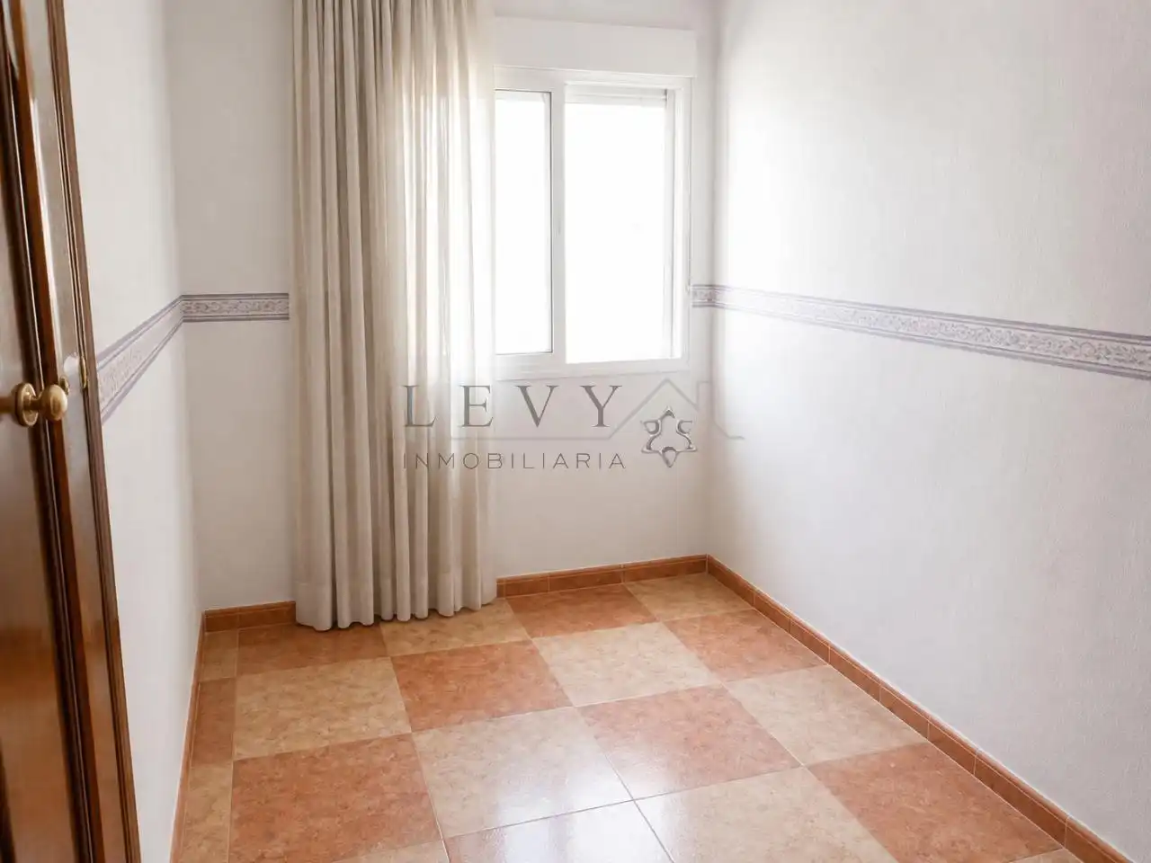 Habitación de Piso en venta en Málaga con Calefacción, Terraza y Amueblado