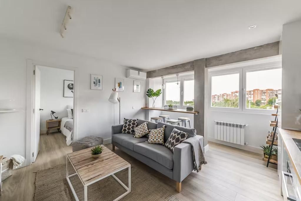 Piso en venta en Paseo DIRECCION, Valdeacederas