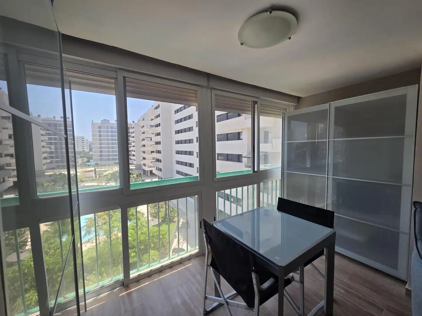 Terraza de Estudio en venta en Alicante / Alacant con Amueblado y Piscina comunitaria