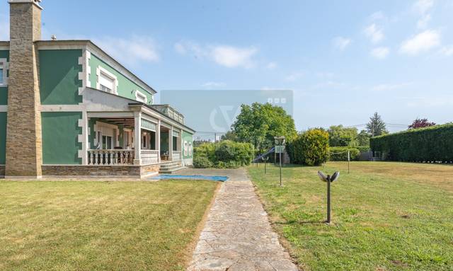 Casa-chalet en Venta en Villa Outeiro de Rei en Outeiro de Rei