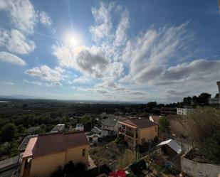 Vista exterior de Casa o xalet en venda en Torrent amb Aire condicionat, Terrassa i Balcó