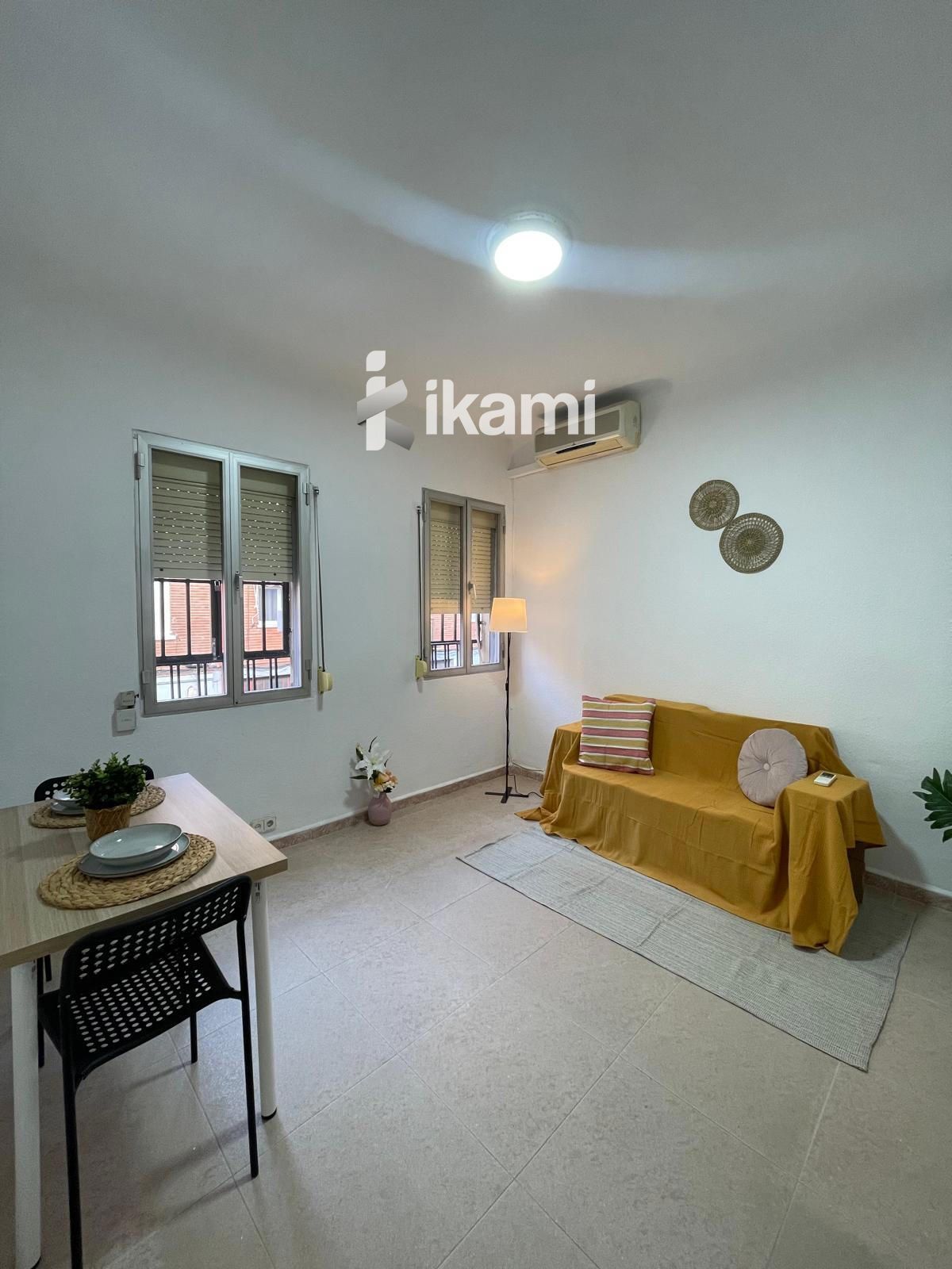 Living room of Flat for sale in  Madrid Capital  with Air Conditioner, Heating and Storage room