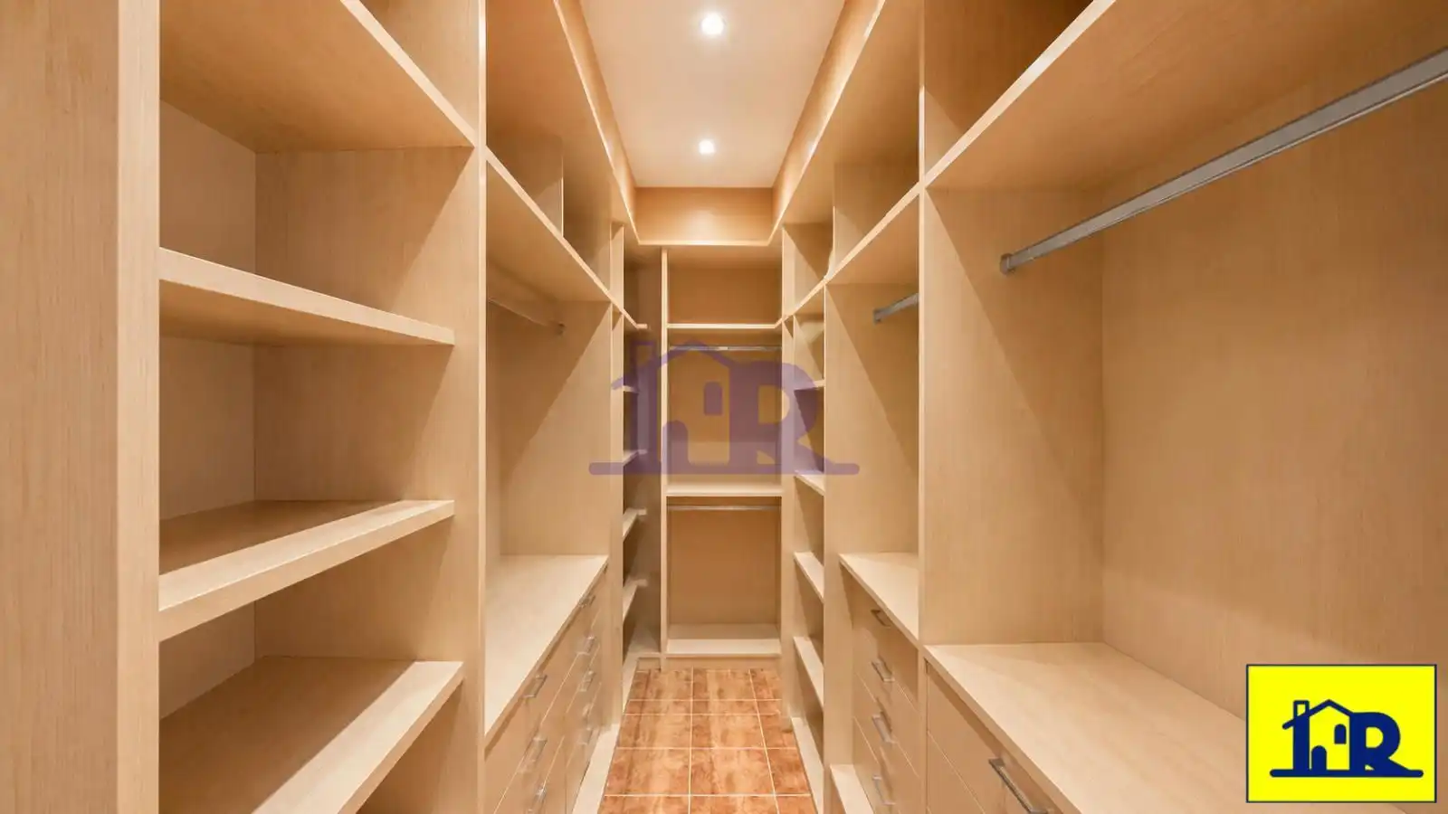 Houses for sale in Cuenca  with Heating and Storage room