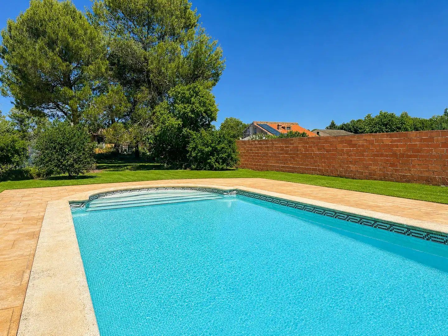 Piscina de Casa o chalet en venta en Nuevo Baztán con Aire acondicionado, Calefacción y Jardín privado