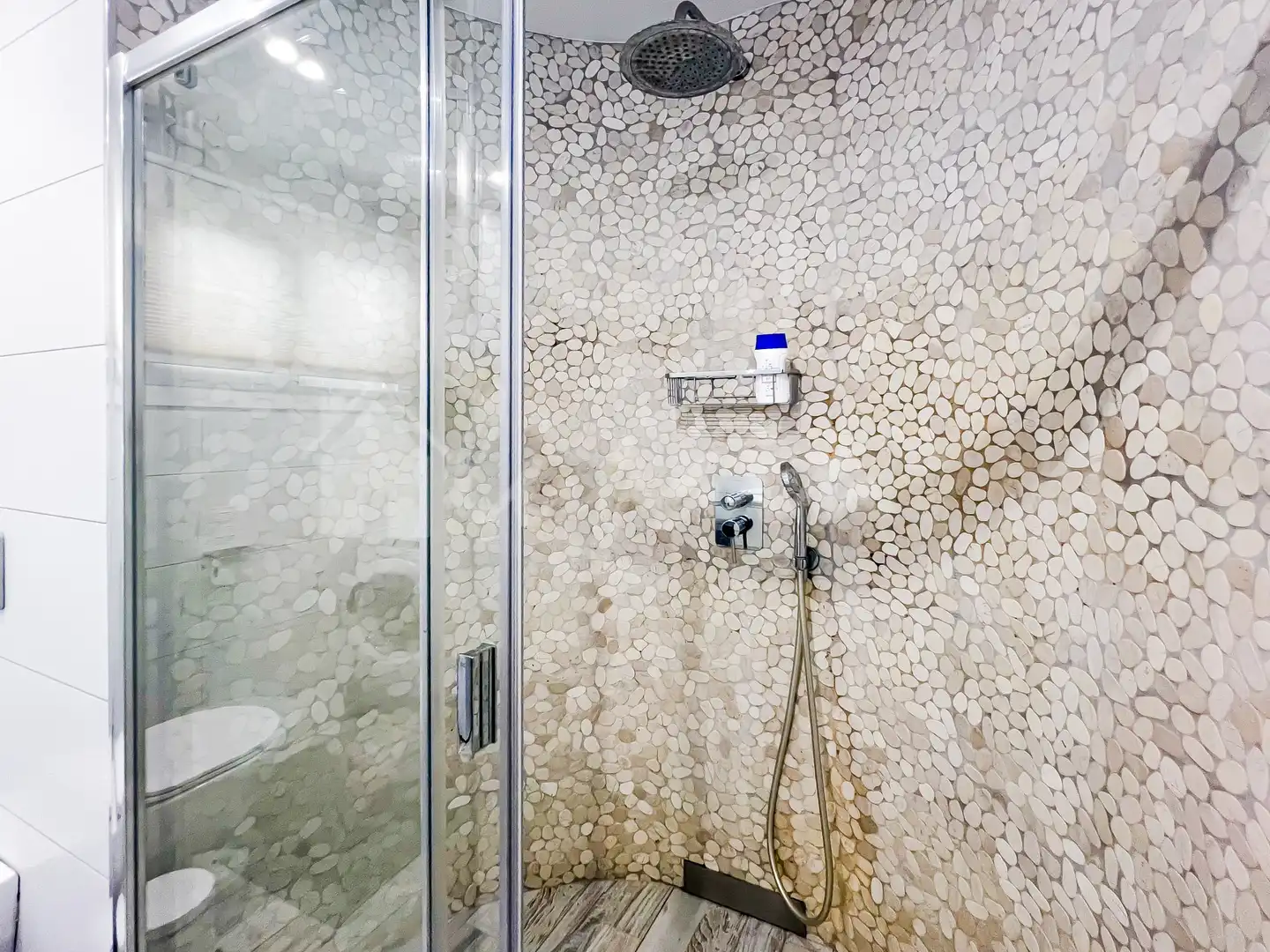 Badezimmer von Wohnungen zum Verkauf in Adeje