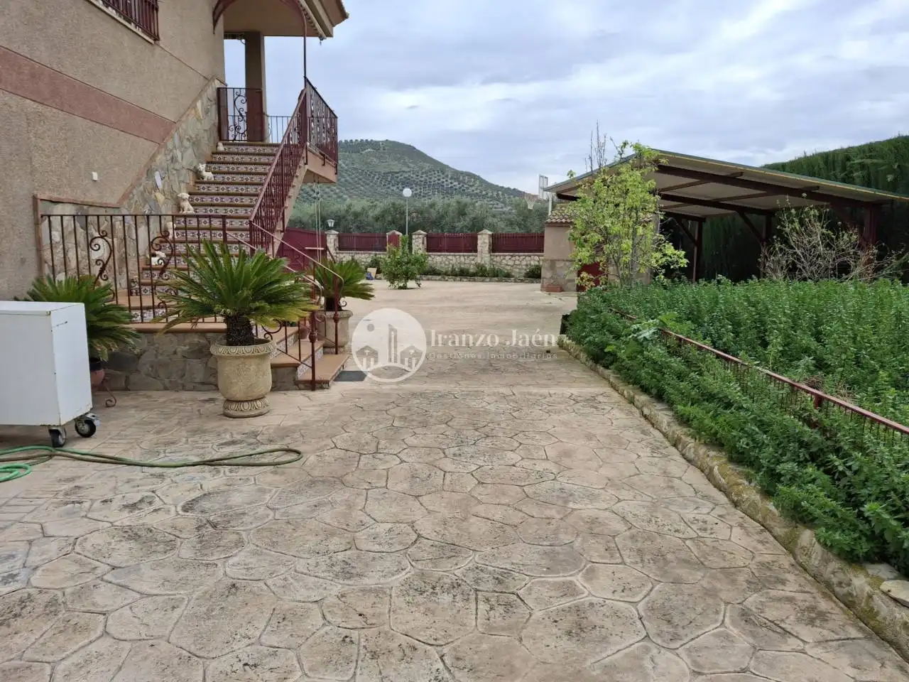 Houses for sale in Jaén  with Air Conditioner, Heating and Private garden