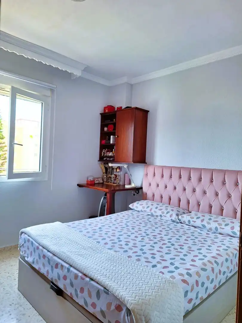 Habitación de Piso en venta en La Línea de la Concepción con Aire acondicionado, Calefacción y Terraza