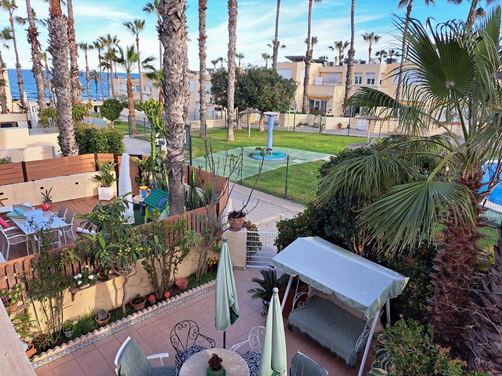 Terrace of House or chalet for sale in Alicante / Alacant  with Air Conditioner, Heating and Private garden